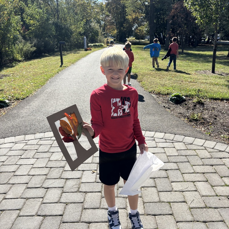 Exploring the fall foliage and making some beautiful art with leaves! 🍁#STEM