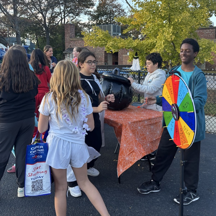Trunk-or-Treat was a huge success! Many thanks to the SGES PTO and all of the families who made this such a fun evening! Happy Halloween! 🧡