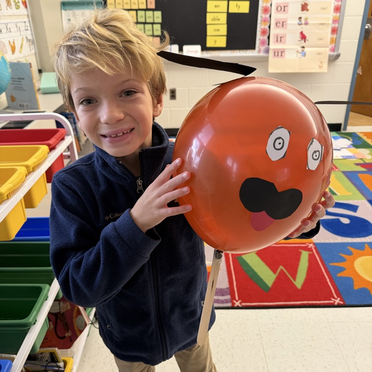 Twas the night before Thanksgiving Eve, and the third graders were preparing their balloons for the parade!