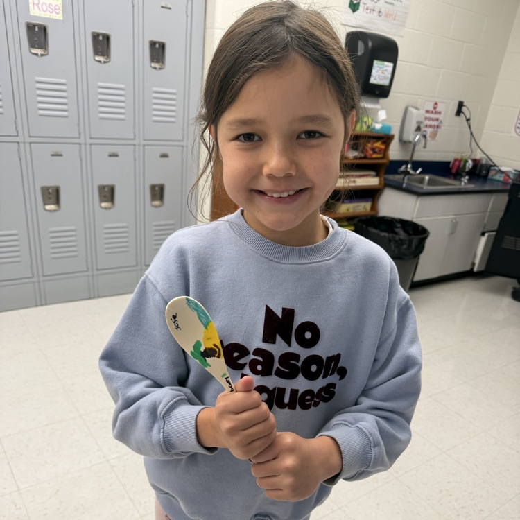 Third graders created a spoon of thanks! Creating a tradition for their families to feel connected and happy!