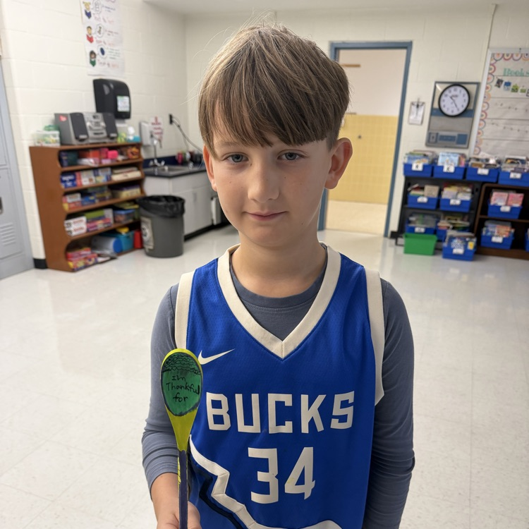 Third graders created a spoon of thanks! Creating a tradition for their families to feel connected and happy!