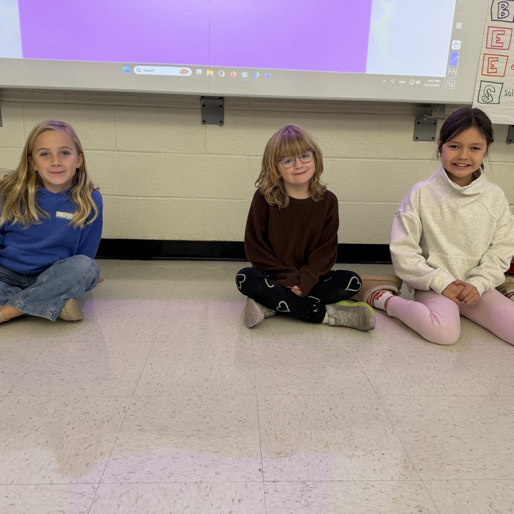 A very competitive game, girls vs. boys, steal the bacon vocabulary! I wonder who will prevail?!