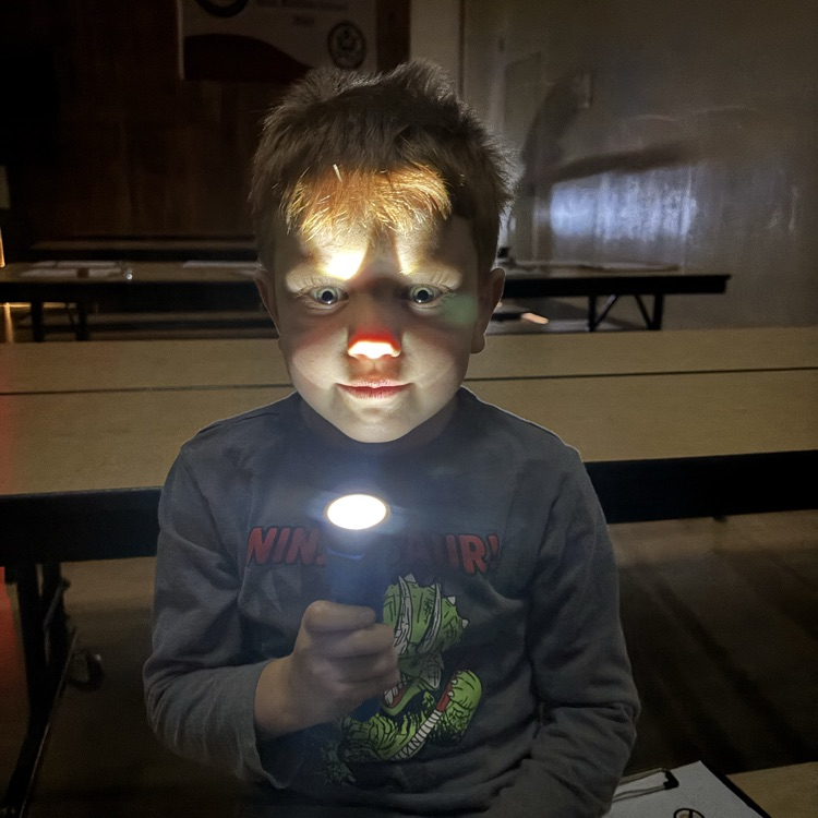 Can people see without light? First graders played with light to see how much we need to see the world around us. 💡