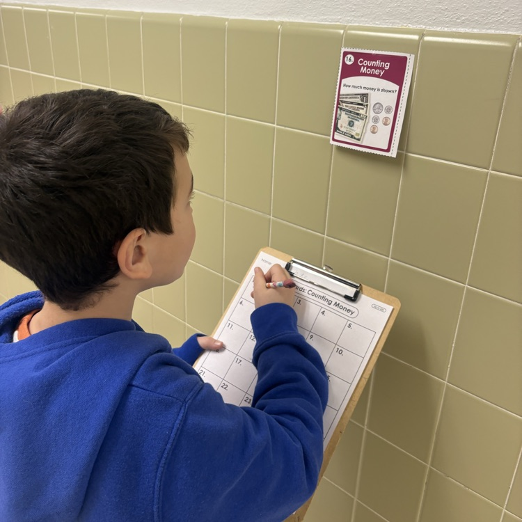 4th graders are counting coins and sharpening math skills—one penny, nickel, dime, and quarter at a time! 💰💸
