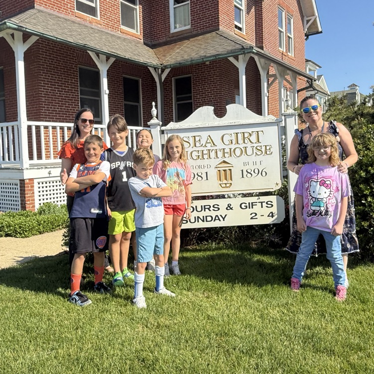 🌊✨ A perfect day exploring the historic Sea Girt Lighthouse! Standing tall since 1896, this beautiful lighthouse offers a glimpse into New Jersey’s maritime history and breathtaking coastal views.