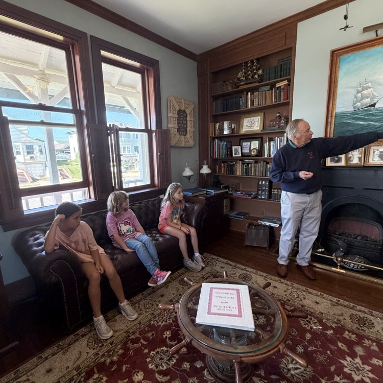 🌊✨ A perfect day exploring the historic Sea Girt Lighthouse! Standing tall since 1896, this beautiful lighthouse offers a glimpse into New Jersey’s maritime history and breathtaking coastal views.