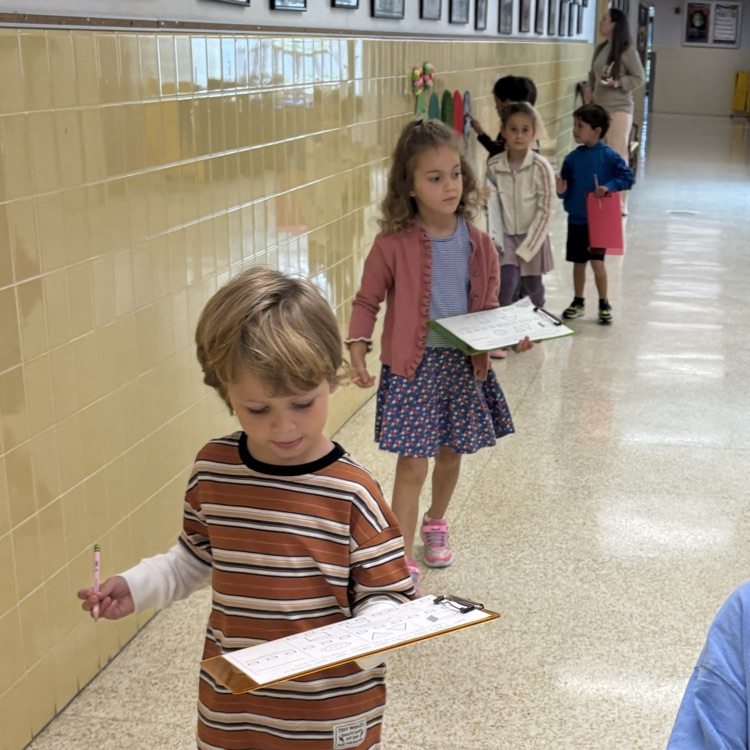 Kindergarten hit the road searching for shapes to help them for their upcoming STEM challenge! It’s amazing how many different shapes are hidden in the halls of SGES! 