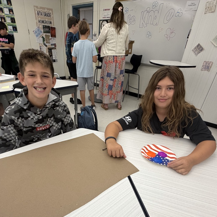 🎨🪨 Going back to the beginning! Our 6th graders created their own cave paintings while learning about the origins of civilization. Bringing history to life through creativity! 🖐️✨ #6thGrade #HistoryInAction #OriginsOfCivilization #HandsOnLearning