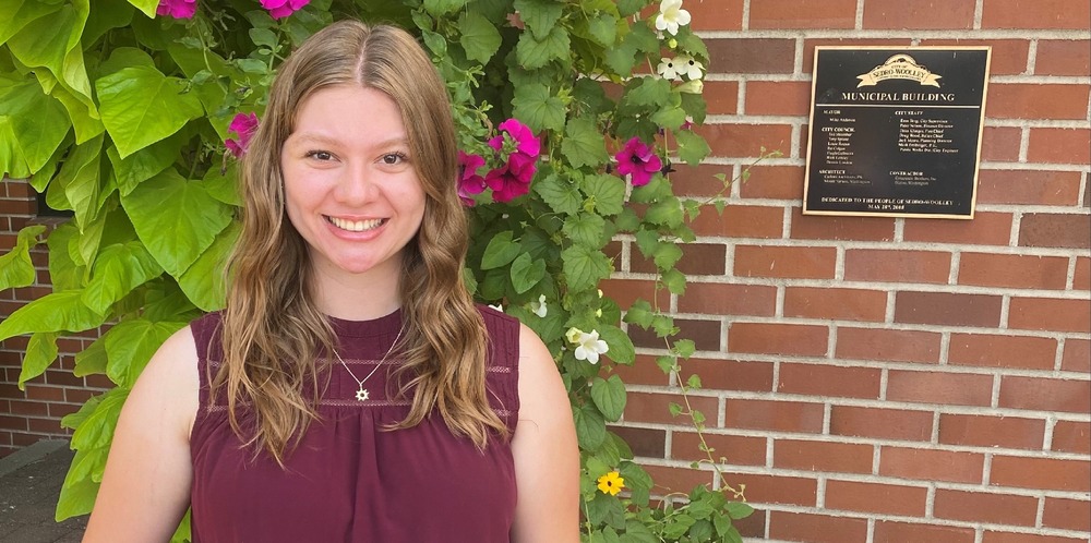 Nia Katwyk poses in front of Sedro-Woolley's City Hall.