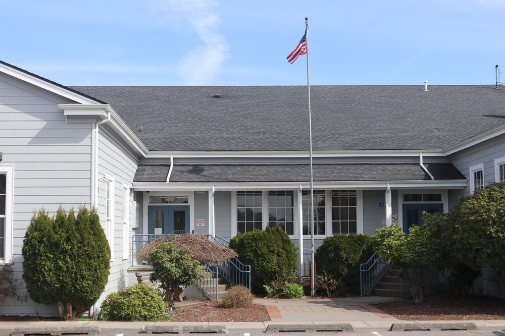 Lyman Elementary School front entrance.