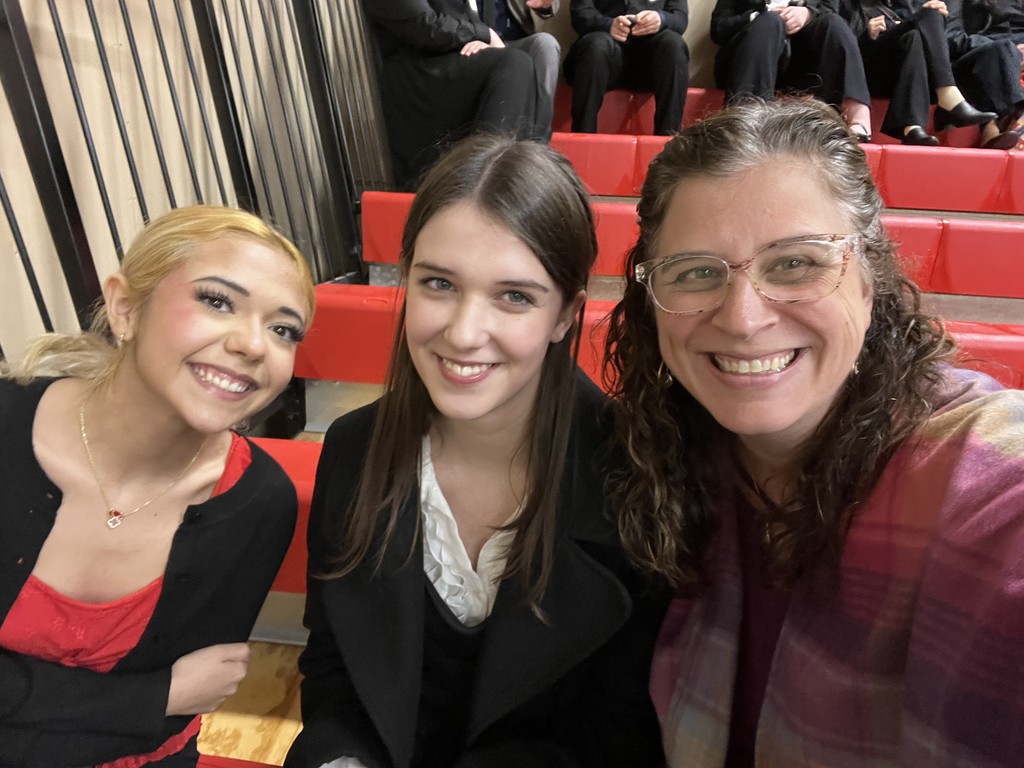 👏 A special shout-out to Sarah Bolser, DECA advisor and Business & Marketing Education teacher at SWHS, for launching this new opportunity and supporting students along the way.