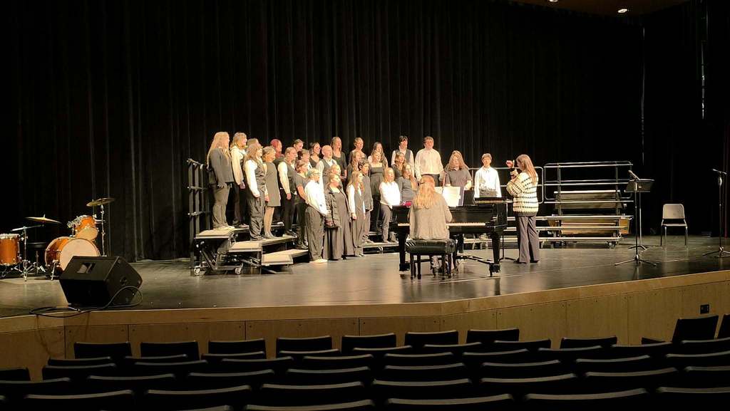🎶 Cascade Middle School students had a fantastic day at the Junior San Juan Music Educators Festival!  Our choir students represented Cascade Middle School with pride, sharing their voices, growing as musicians, and learning alongside other talented students from across the region.  A big thank you to Ms. Stephanie Cates for her leadership and to our students for their hard work and dedication. We are proud of you!