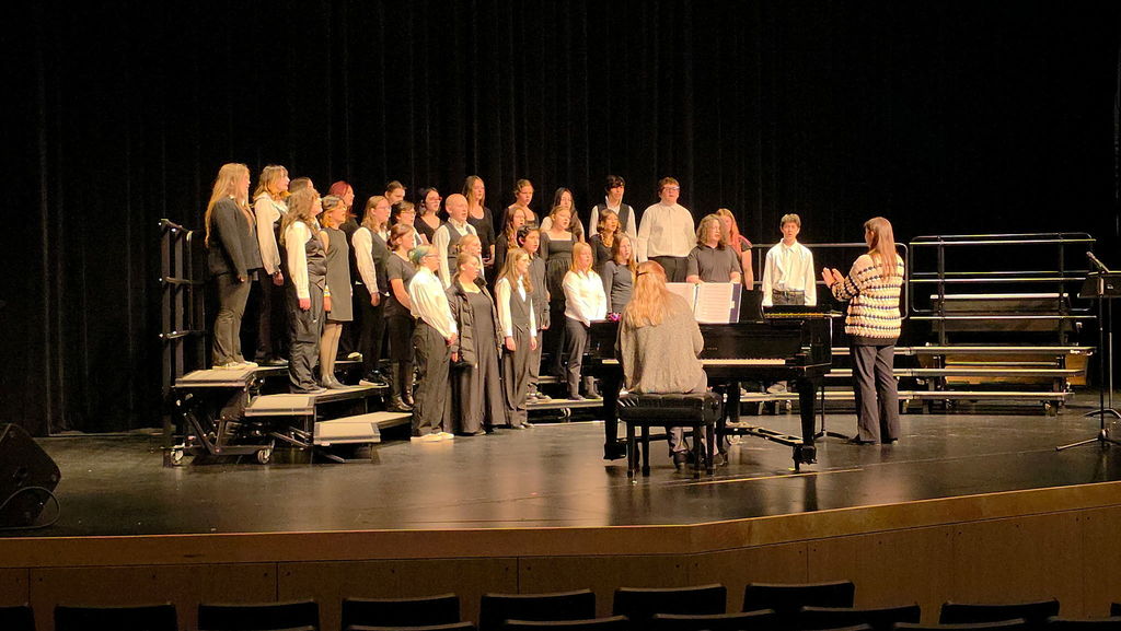 🎶 Cascade Middle School students had a fantastic day at the Junior San Juan Music Educators Festival!  Our choir students represented Cascade Middle School with pride, sharing their voices, growing as musicians, and learning alongside other talented students from across the region.  A big thank you to Ms. Stephanie Cates for her leadership and to our students for their hard work and dedication. We are proud of you!