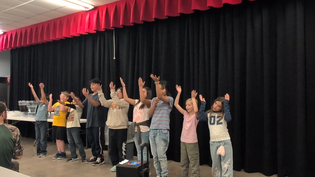 Our veterans enjoying their lunch.