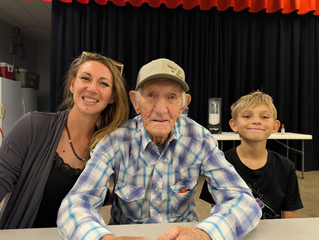 Veterans enjoying their lunch.