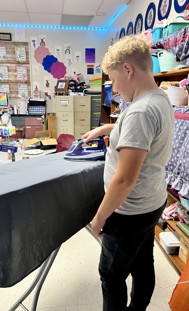 He was doing such a good job ironing💜