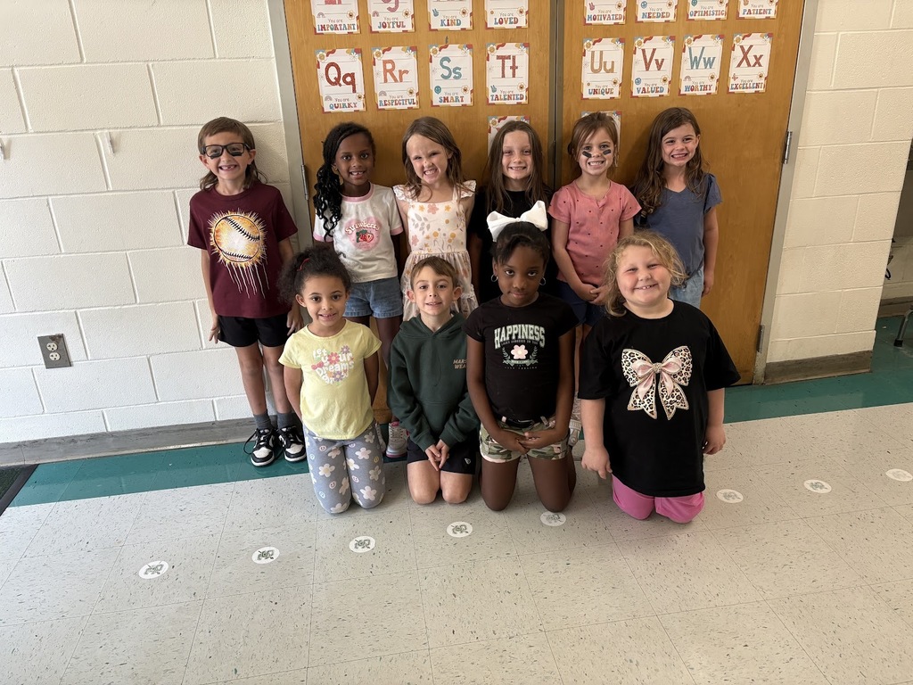 Mrs. Bowen would like to give a shout out to these students for making a 100 on their 1st benchmark reading assessment!