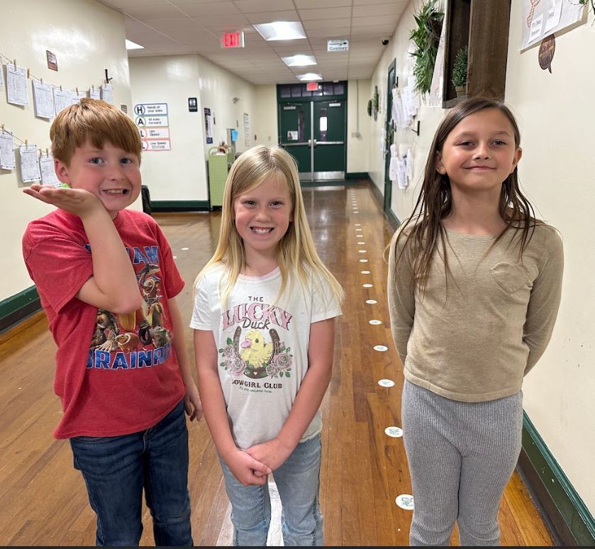 These amazing students made a 100 on their lesson 5 quiz on Multiplying 0,1,2,5, and 10. Mrs. Deane is super proud of you all!! Keep up the hard work!! :) 