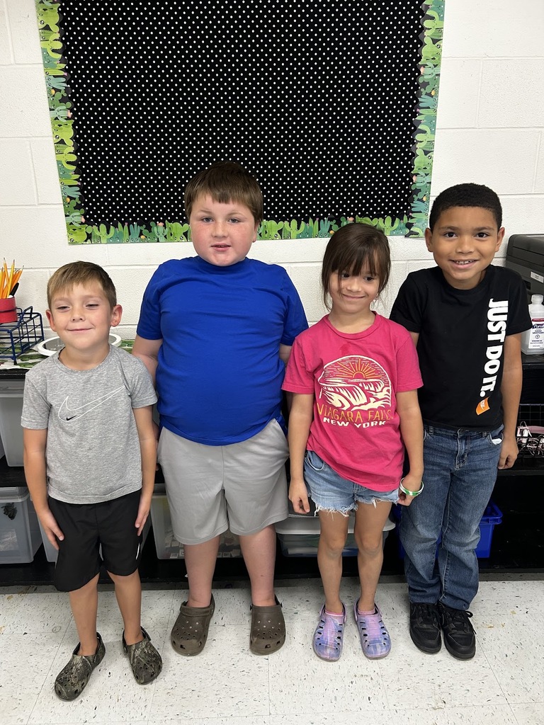 Shout out to Jaxon, Lance, Kaelyn, & Norris for making a 100 on their unit 1 math test! 