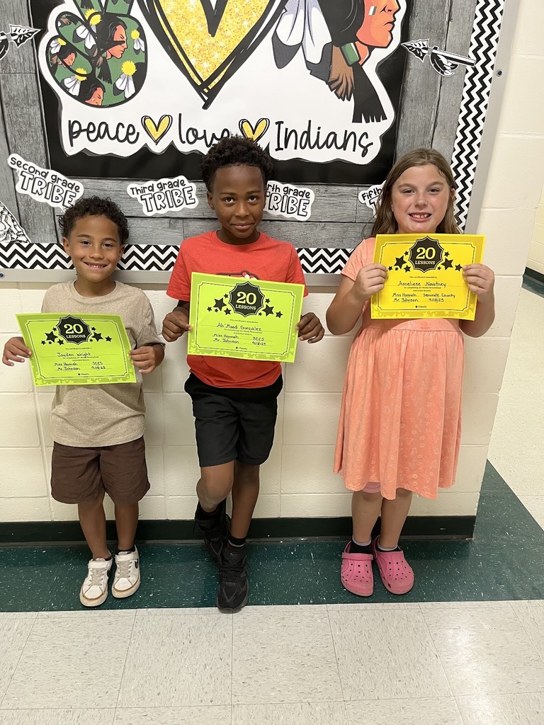 Congratulations to Jayden Wright, Ah’Maad Gonzalez, and Annaliese Novotney for completing 20 i-Ready lessons with 100% accuracy! 