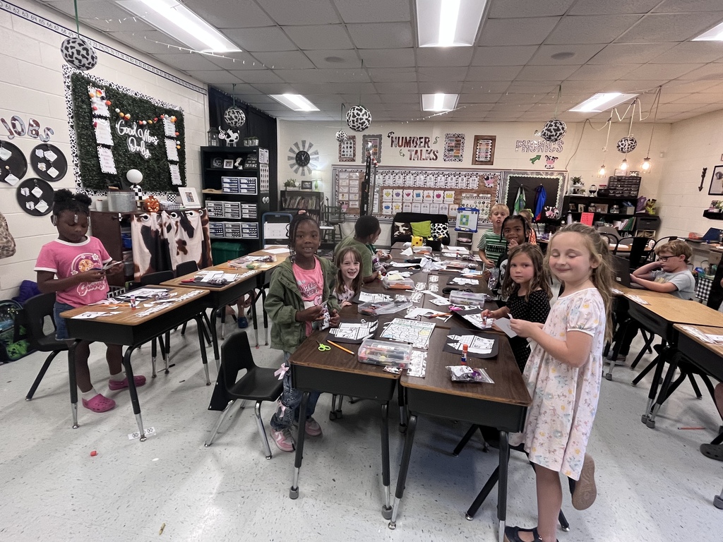 Ms Maxwell would like to give these students a shout out for meeting their IReady goal for the week and maintaining a 100 average. They had a spooky celebration! Boo snacks, they made ghost window clings and a created a haunted fact house!!