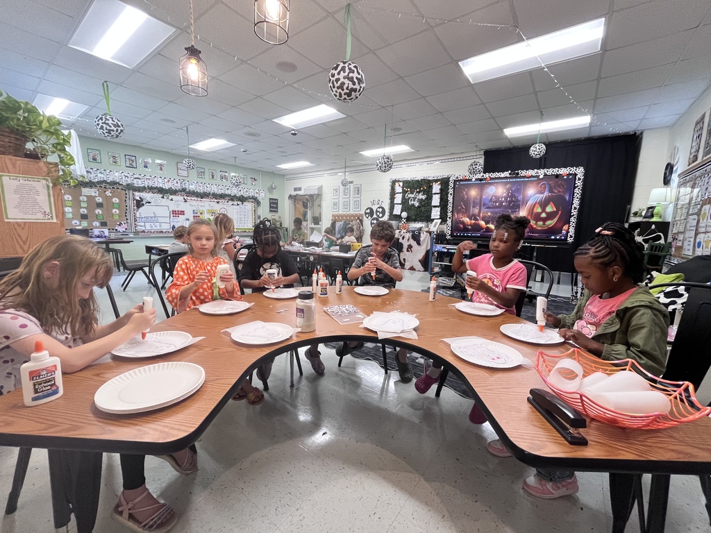 Ms Maxwell would like to give these students a shout out for meeting their IReady goal for the week and maintaining a 100 average. They had a spooky celebration! Boo snacks, they made ghost window clings and a created a haunted fact house!!