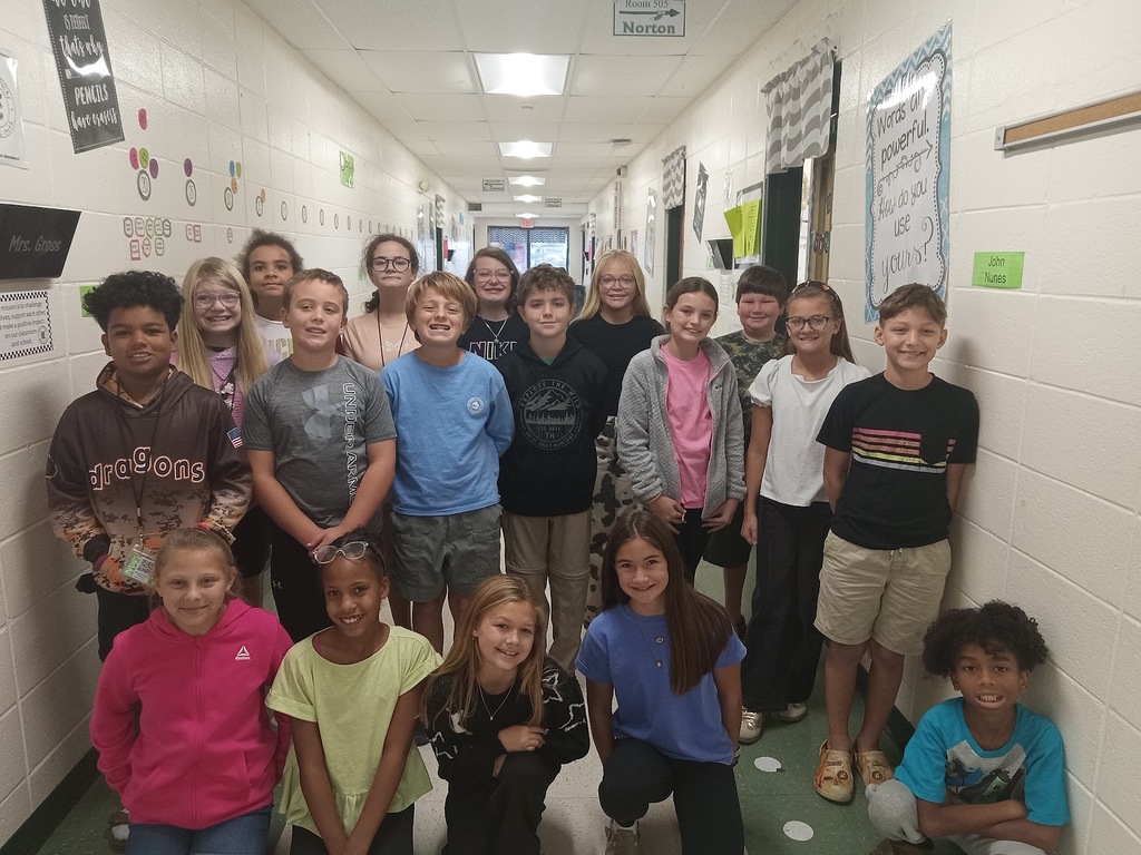 These students in Mrs. Gross's homeroom earned 100 DOJO points in September. Keep it up!