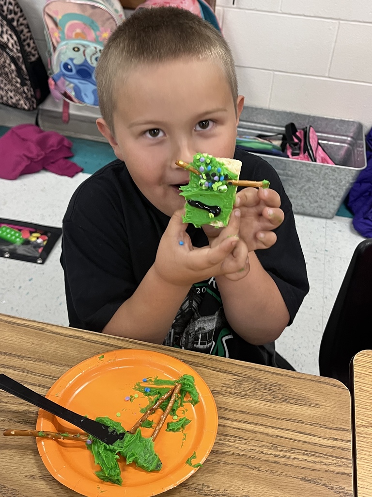 Ms. Tiffany math classes celebrated success with a Frankenstein Fun Friday!! They made 100% on their Week 9 Comprehension Check, met their time in I-Ready and have 100% average for the week on I-Ready. Keep up the hard work!!!