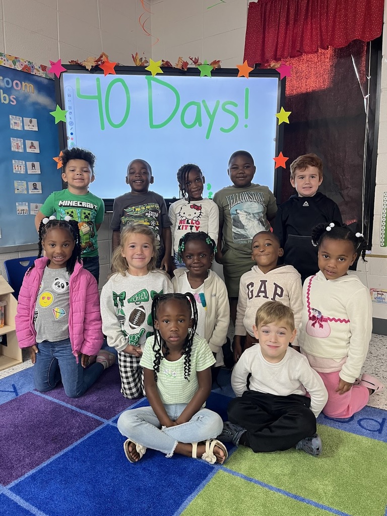 Mrs. Brooke and Ms. Saylor is so excited that their class has 40 days of attendance. Keep up the great work!