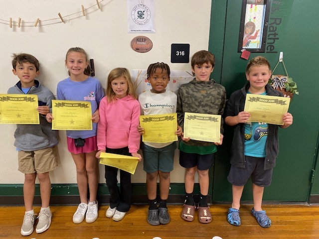 Congratulations to these students in Miss Jodi's class for passing 25 iReady Reading Lessons!