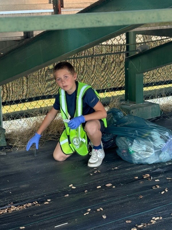 Thank you to Ms Lawhorn‘s and Mr. Castor’s SCES Green Team for collecting almost 25 pounds of trash on and around the football field.