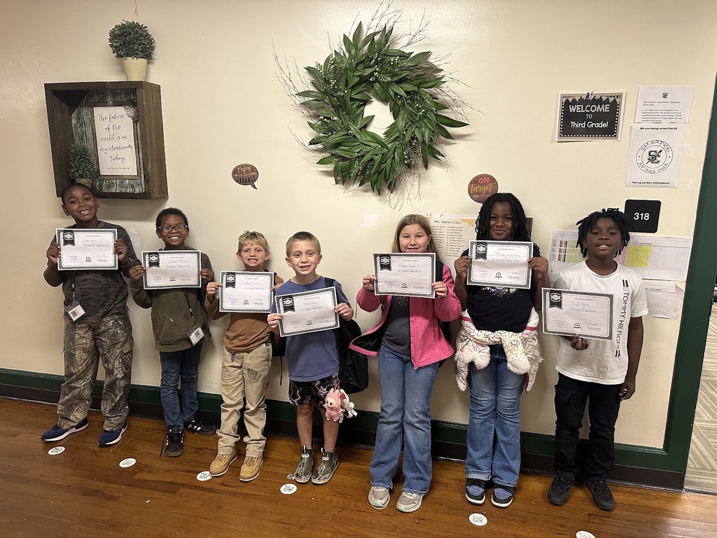 Mrs. Deane would like to give these students a shout out for completing 25 i-ready lessons! 