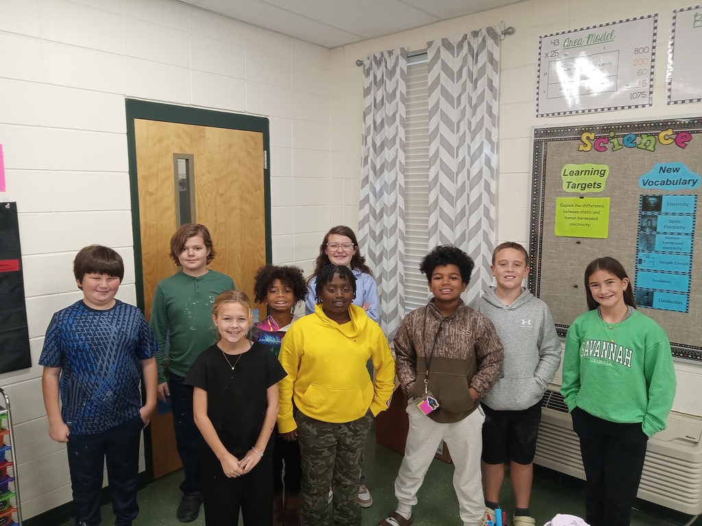 Mrs. Gross would like to give a "Shout Out" to these students for passing 30 iReady Math lessons. Keep it up!