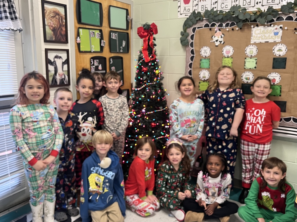 Ms. Tiffany’s math classes celebrated with pajamas and a Snowman Celebration Fun Friday! Every single student made growth on their I-Ready diagnostic. Keep up the hard work!!!! 