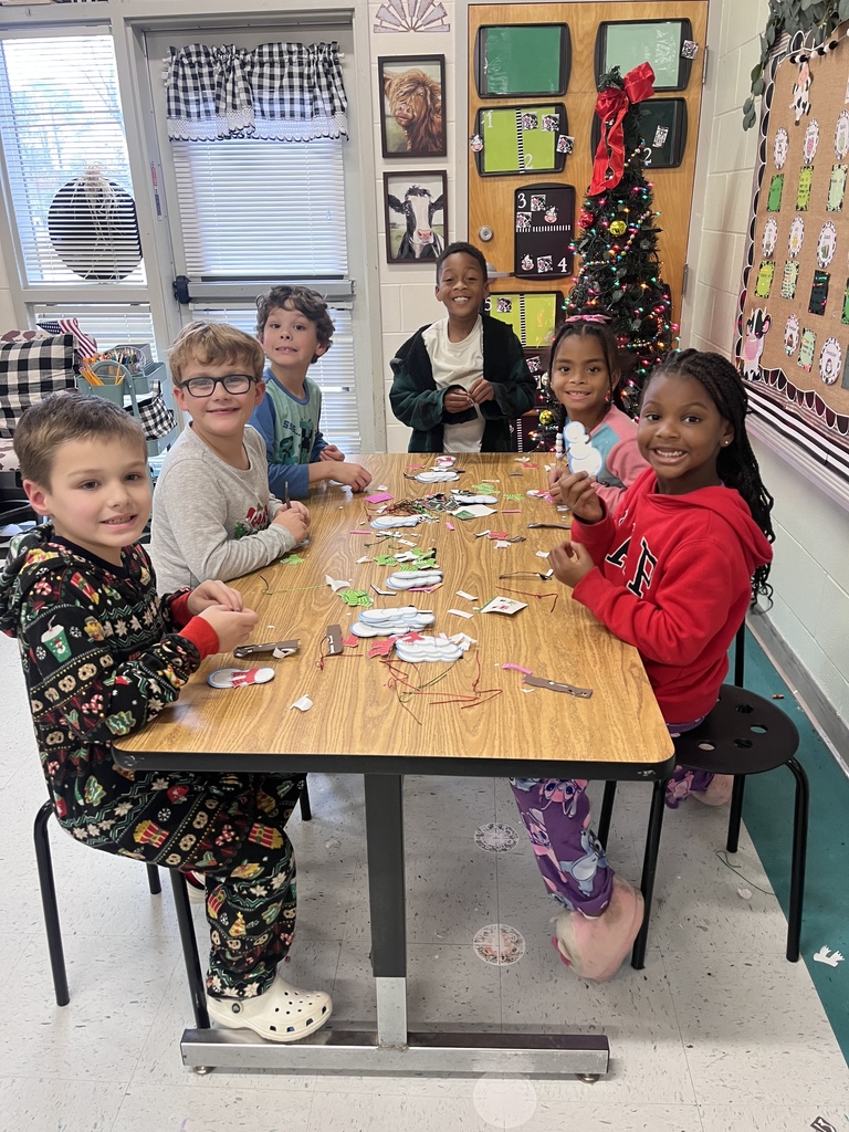 Ms. Tiffany’s math classes celebrated with pajamas and a Snowman Celebration Fun Friday! Every single student made growth on their I-Ready diagnostic. Keep up the hard work!!!! 