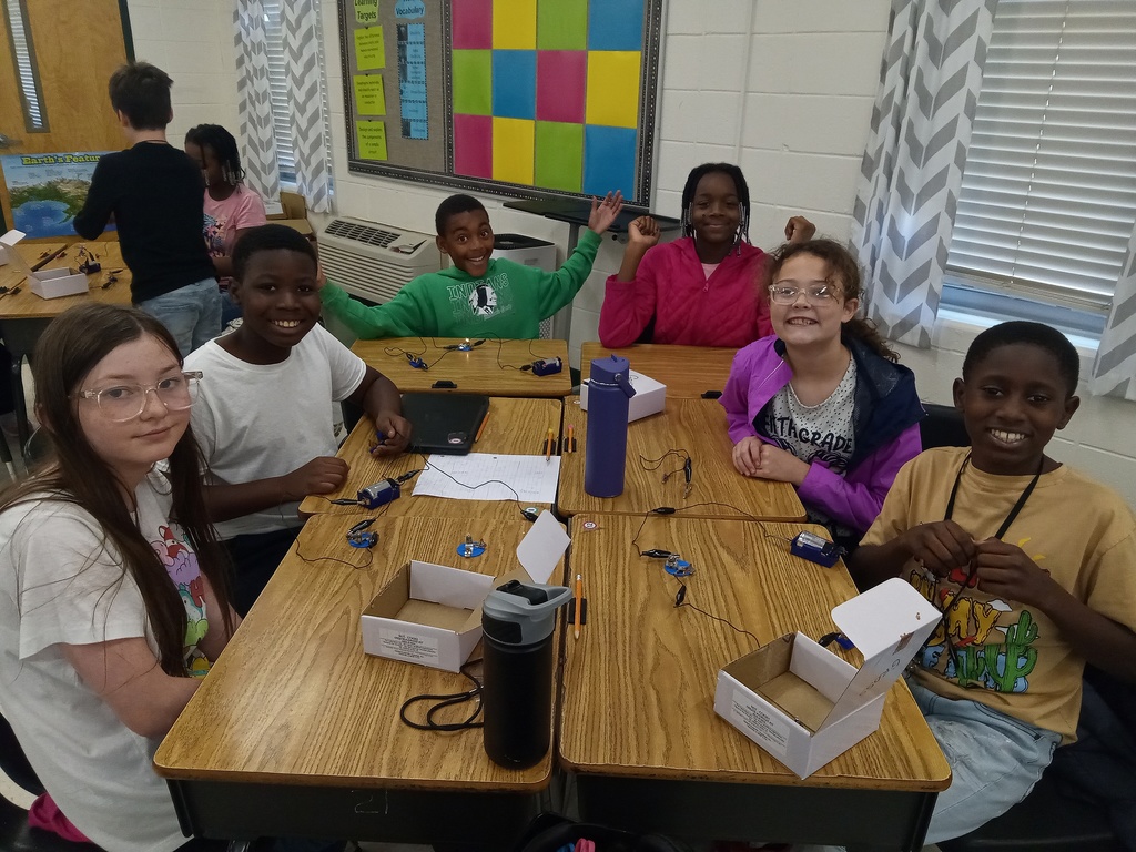 Students in Mrs. Gross’s classes explored the basics of circuits this week and loved getting to experiment with a fun, hands-on activity.