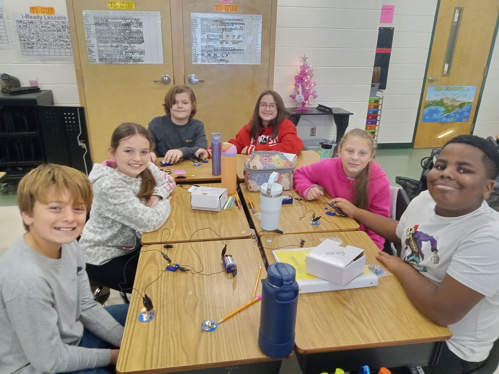 Students in Mrs. Gross’s classes explored the basics of circuits this week and loved getting to experiment with a fun, hands-on activity.