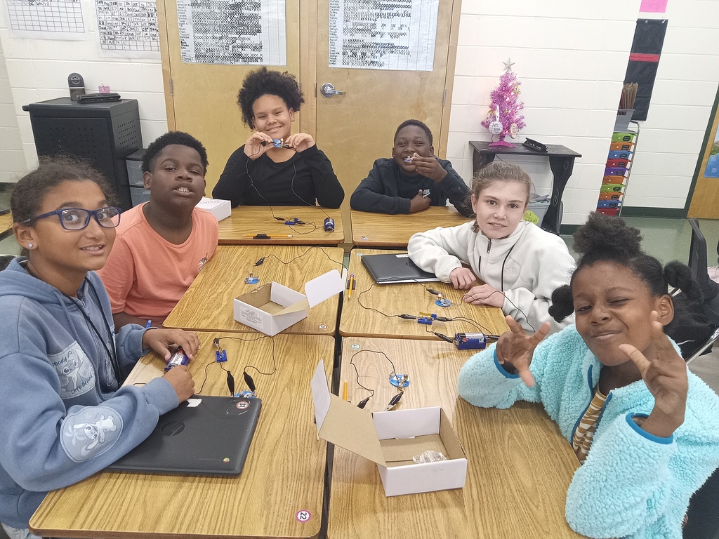 Students in Mrs. Gross’s classes explored the basics of circuits this week and loved getting to experiment with a fun, hands-on activity.