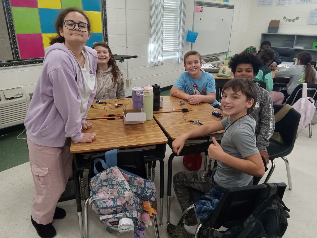 Students in Mrs. Gross’s classes explored the basics of circuits this week and loved getting to experiment with a fun, hands-on activity.