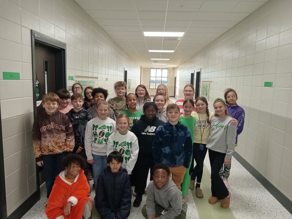Congratulations to these students in Mrs. Gross's homeroom class for earning 100 DOJO points in the month of December! Thank you for being role models by demonstrating the 7 Habits. Keep it up!