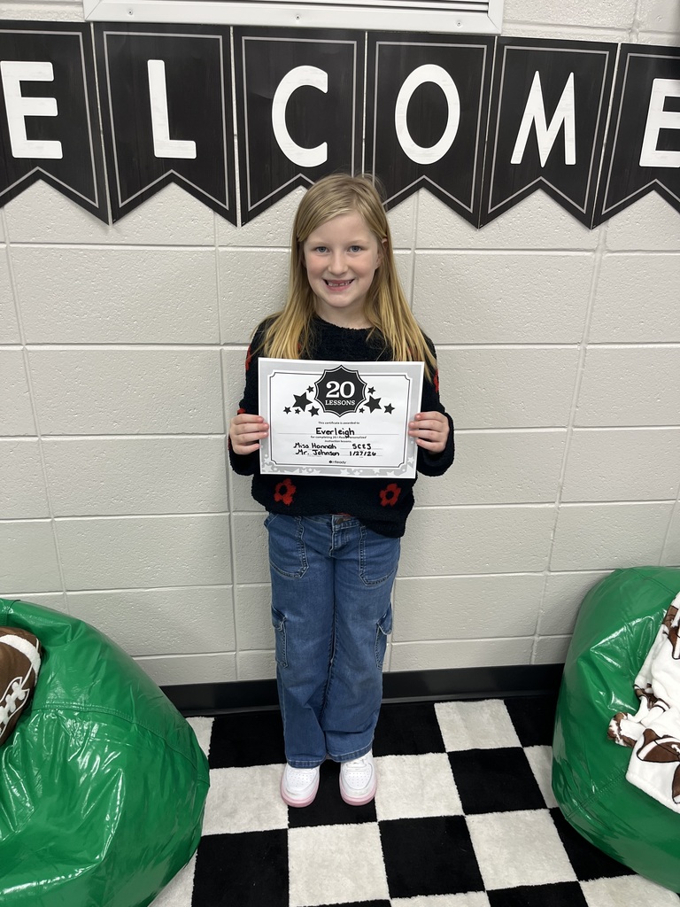 Miss Hannah would like to give a shout out to Everleigh James and Precious Powell for completing 20 i-Ready lessons! 