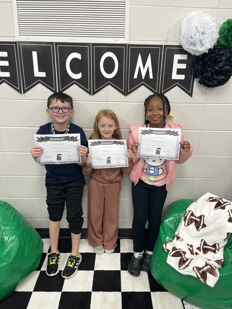 Miss Hannah would like to give a shout out to Leilani Alexander, Anna Claire Hill, Misael Marquez-Ubaldo, Dean Weeks, Madelynn Conoly, Cannon Lehman, and Demilah Virgin for completing 40 i-Ready lessons! 