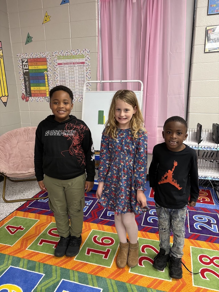 Kyler, Cami, and Ethan. Table war winners!