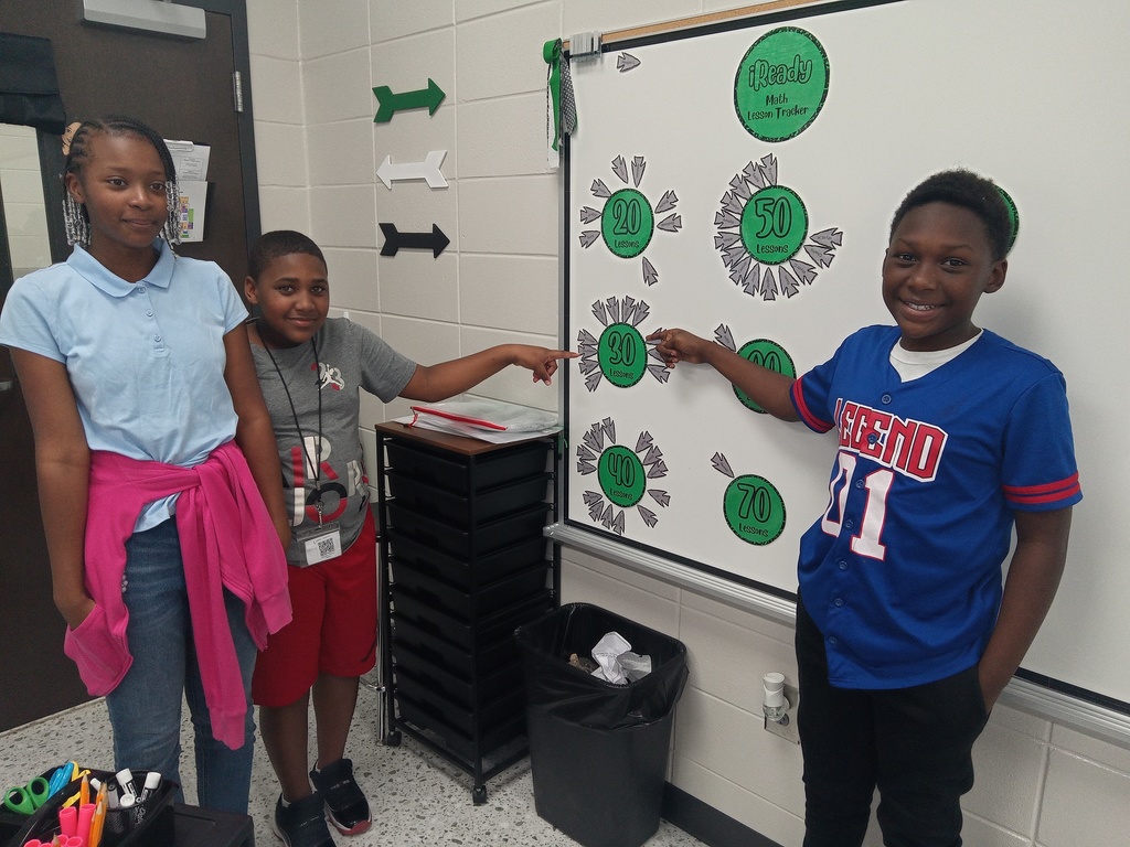 These students have completed 30 iReady lessons in math!