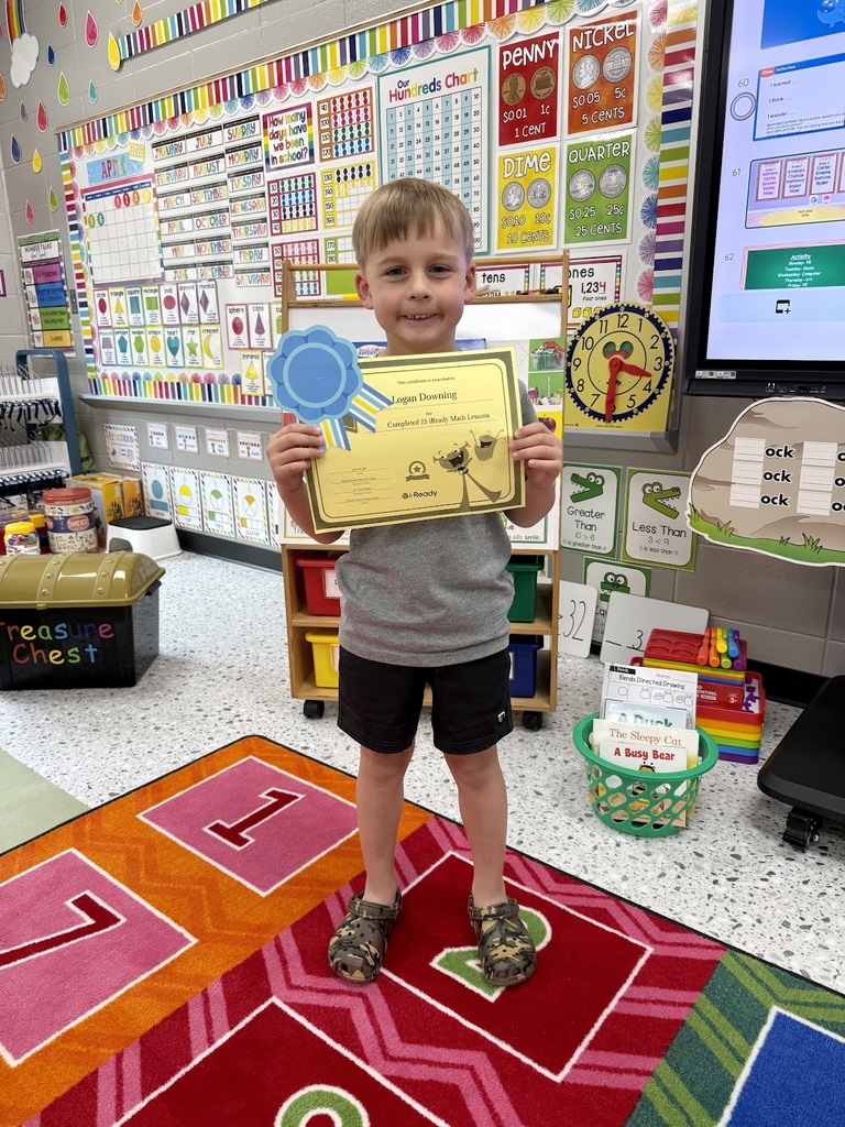 Miss Jodi Harper and Miss Jaleeβ Conley would like to give a βSHOUT OUTβ to Logan Downing for completing 25 iReady Math lessons. Great job!