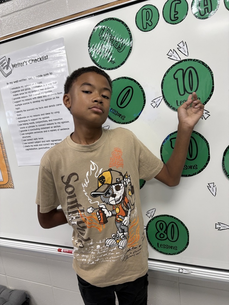 Derrick Clyde has completed 10 iReady reading lessons. 