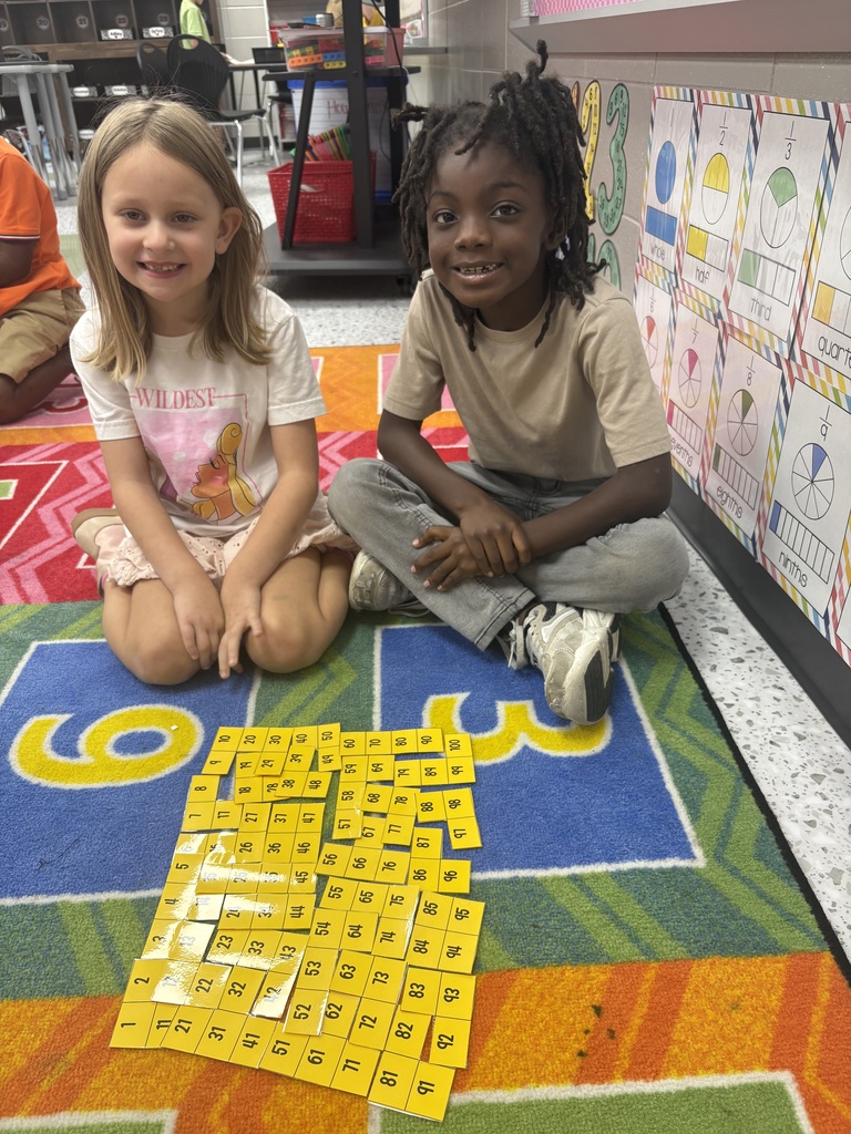 Great job to Sophie, Tyson, Case, Easton, and Cailyn for working together and completing a teamwork activity in math!