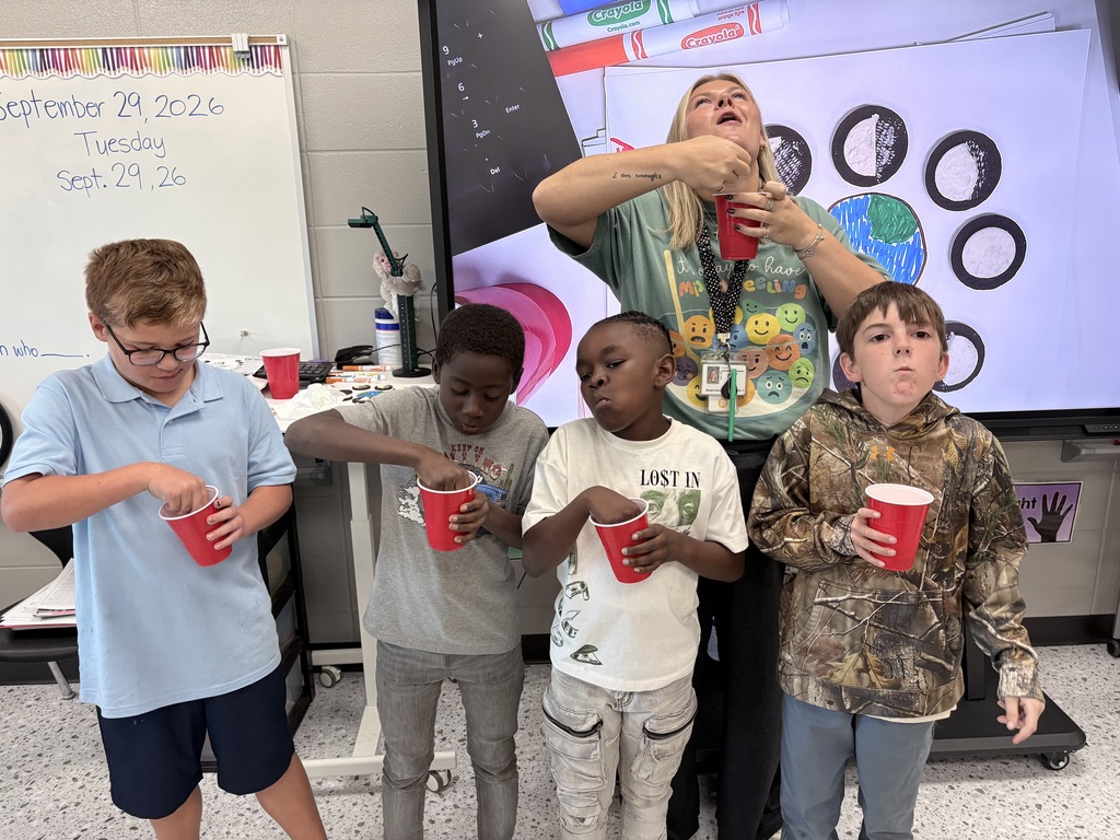 Ms Lawhorn’s and Ms Morgan’s fourth grade class enjoyed learning more about the solar system and the phases of the moon with this fun Oreo project!