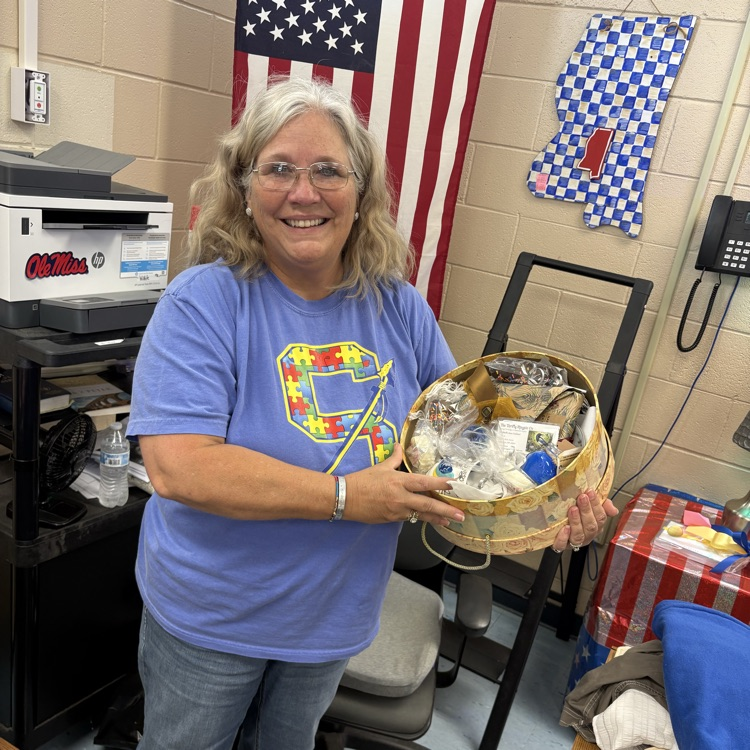 Mrs. Willhite and The Thrifty Magpie 