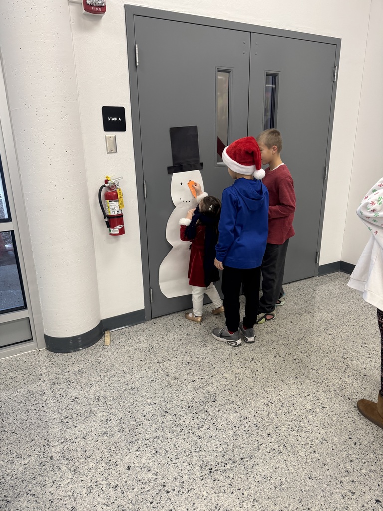 Pin the carrot on the Snowman